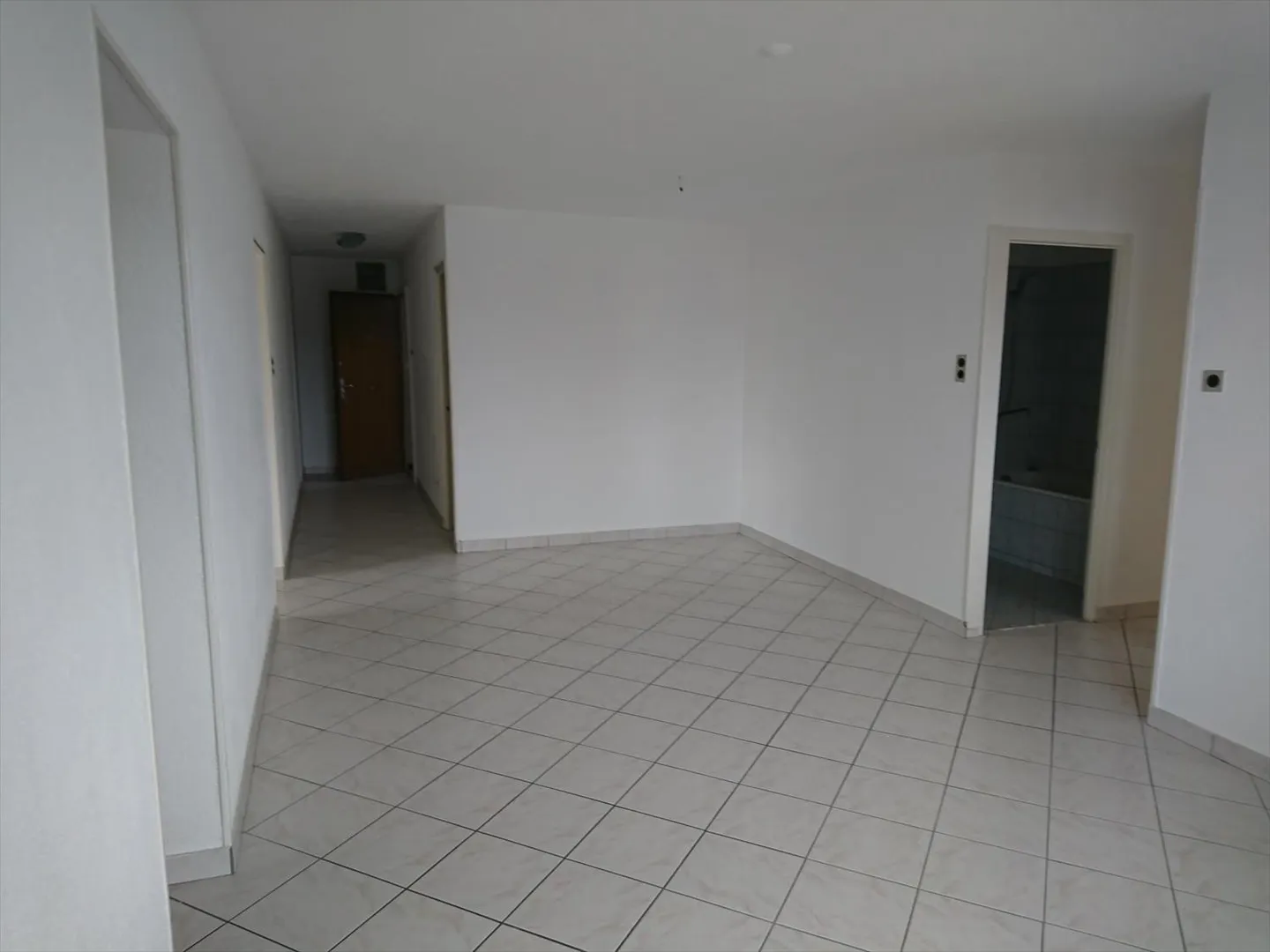 Condo for rent, Crêt 1, in La Chaux-de-Fonds, Switzerland - Photo 9 of 10