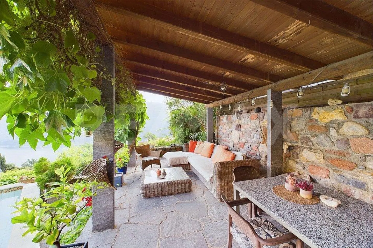 Casa unifamiliare con studio, piscina, vista, pergola e splendidi dintorni! - Foto 3 di 7