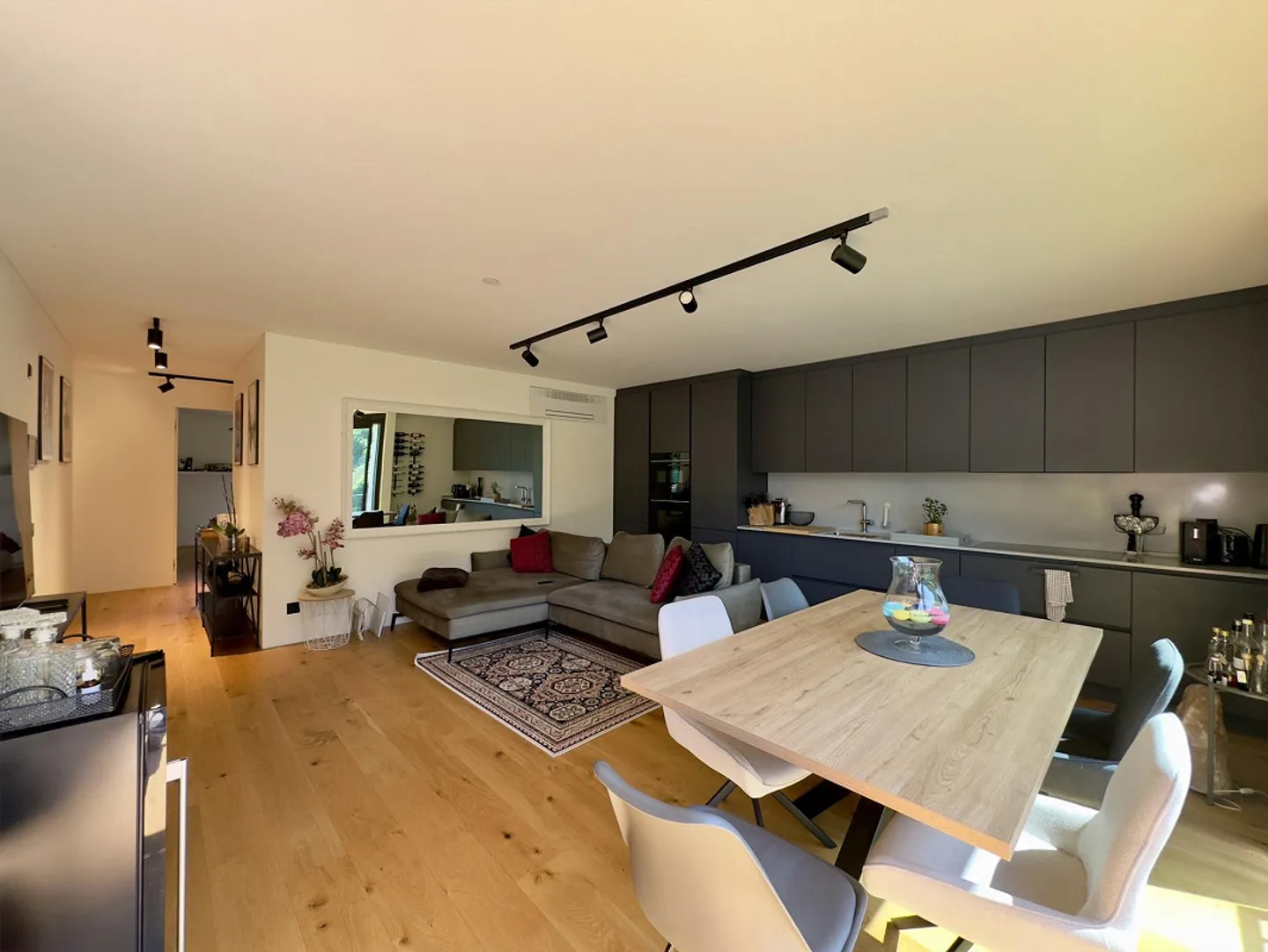 SPACIOUS MODERN 4.5 ROOMS WITH HIGH-QUALITY FINISHES IN CAMIGNOLO - Photo 3 of 10