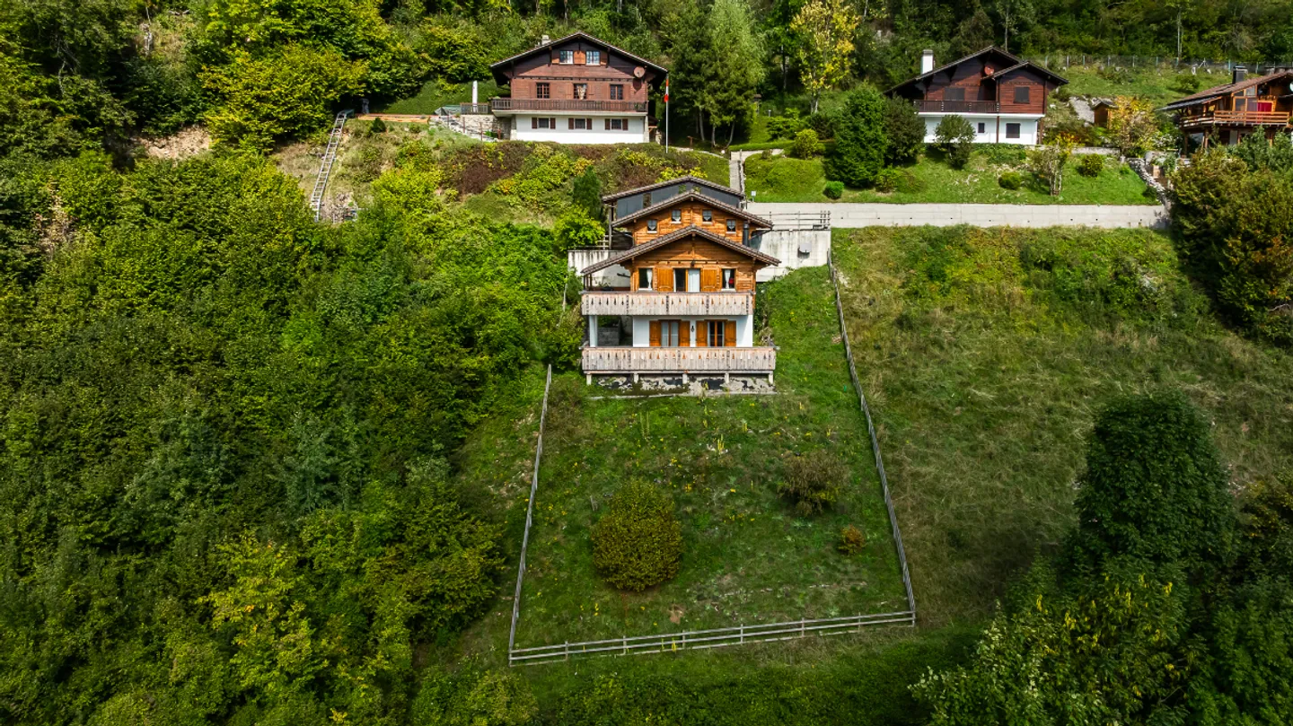 Entre lac et montagnes : un chalet, une vue, une vie - Photo 3 sur 11