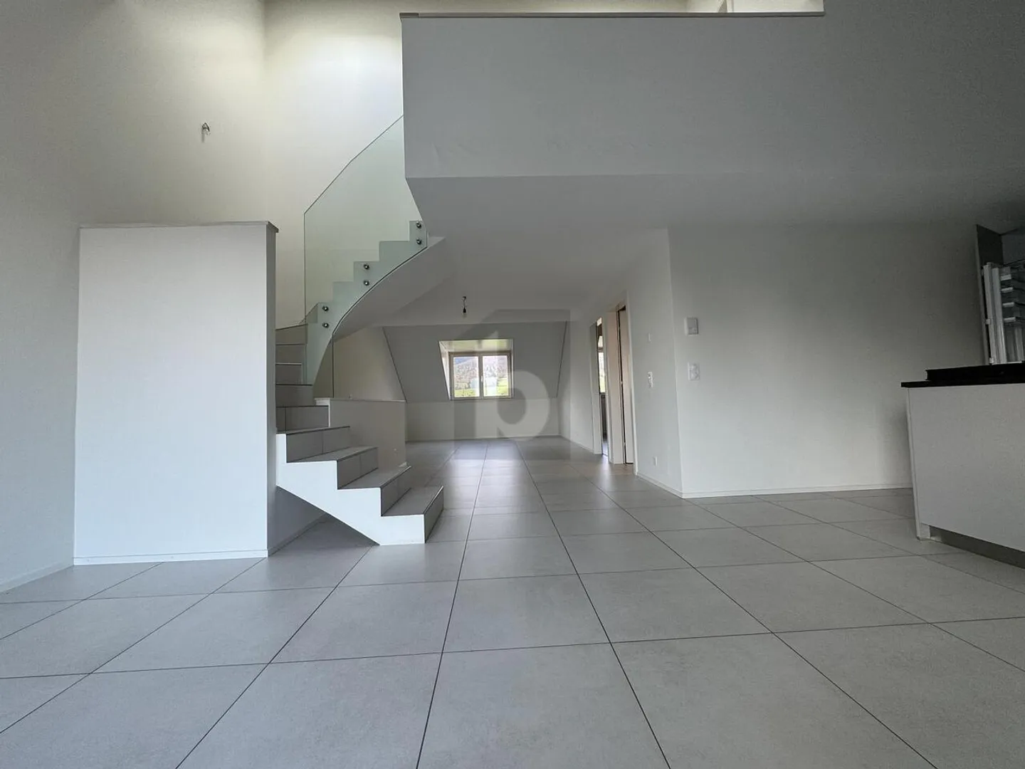 Duplex for rent - Photo 4 of 6