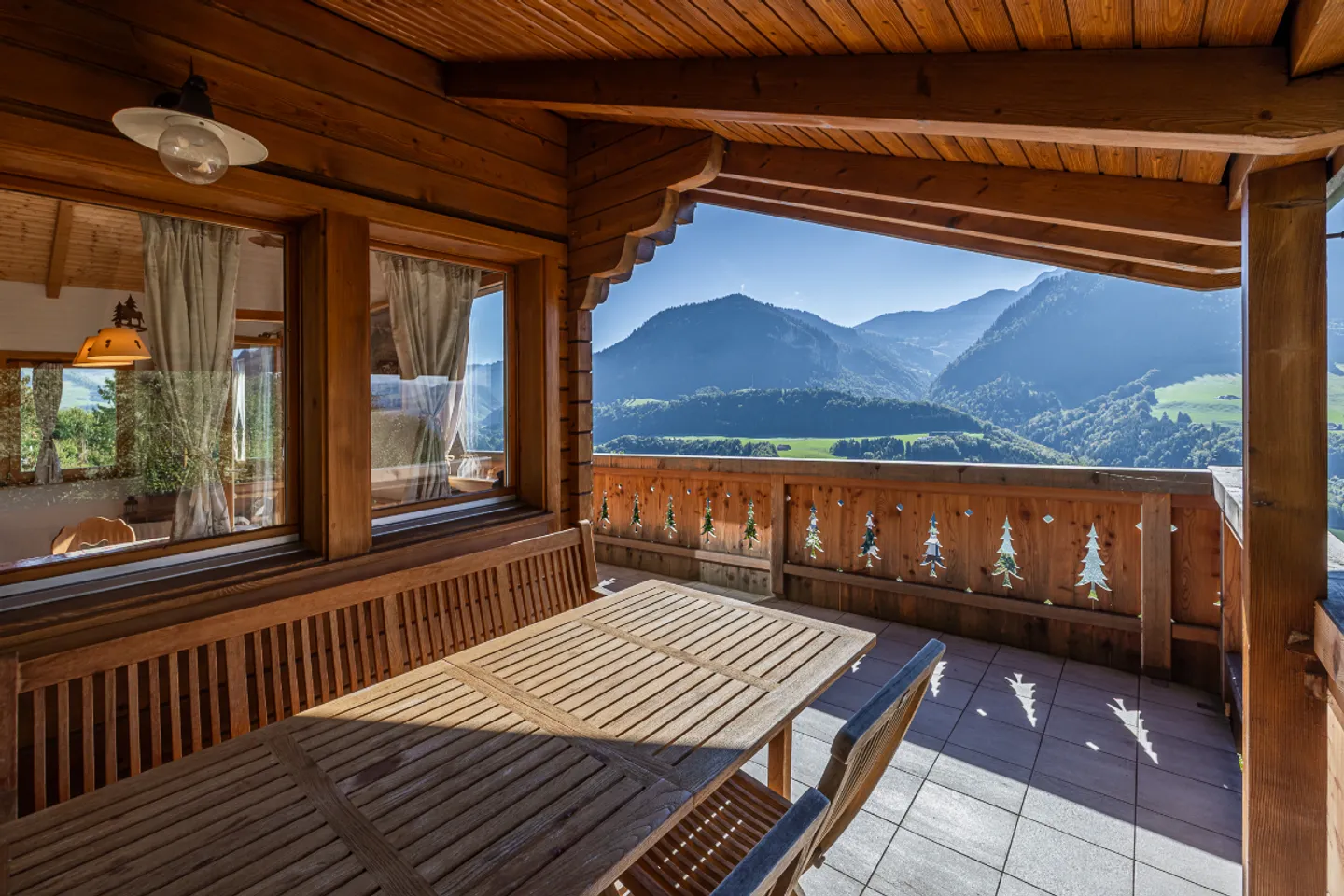 Entre lac et montagnes : un chalet, une vue, une vie - Photo 9 sur 11