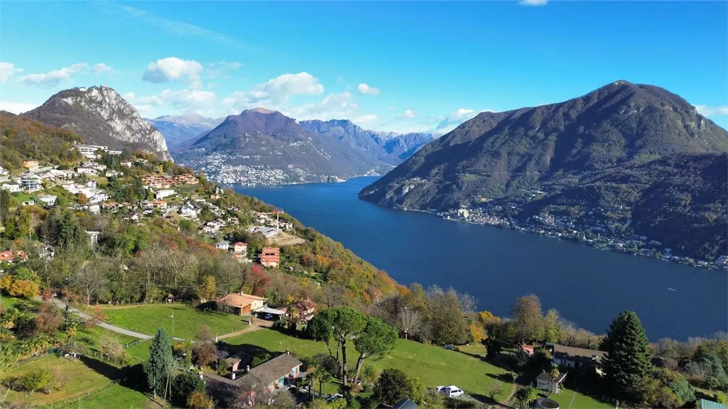 Villa di Lusso con Vista Lago - Foto 26 di 34