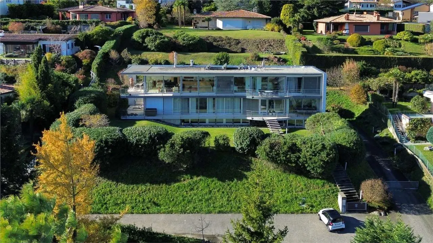 Villa di Lusso con Vista Lago - Foto 29 di 34