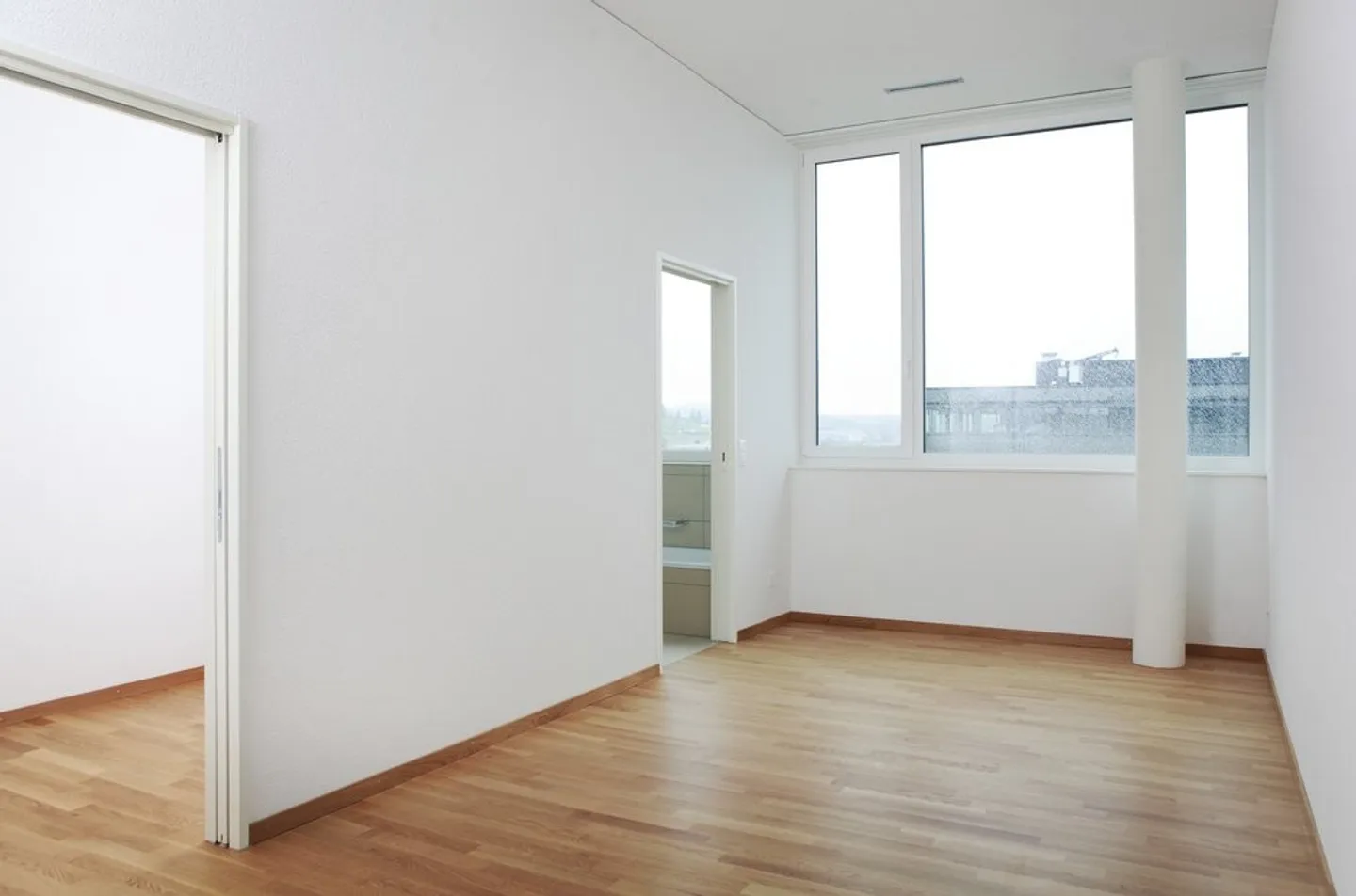 Modern 3.5-Room Apartment - Photo 5 of 8