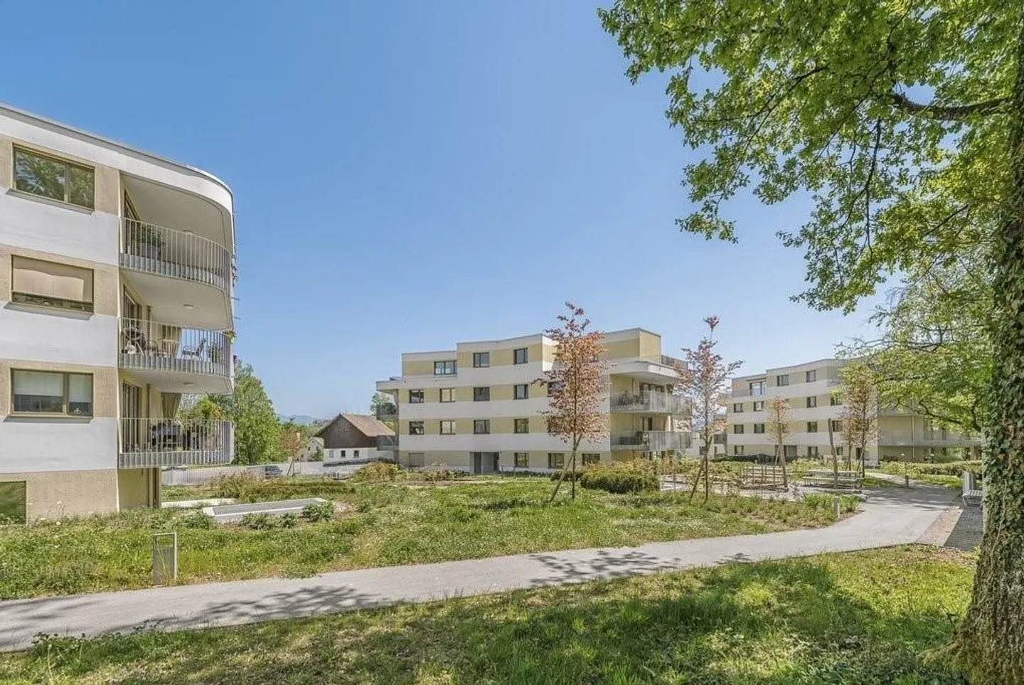 Rent underground parking space in Hombrechtikon - Photo 1 of 1