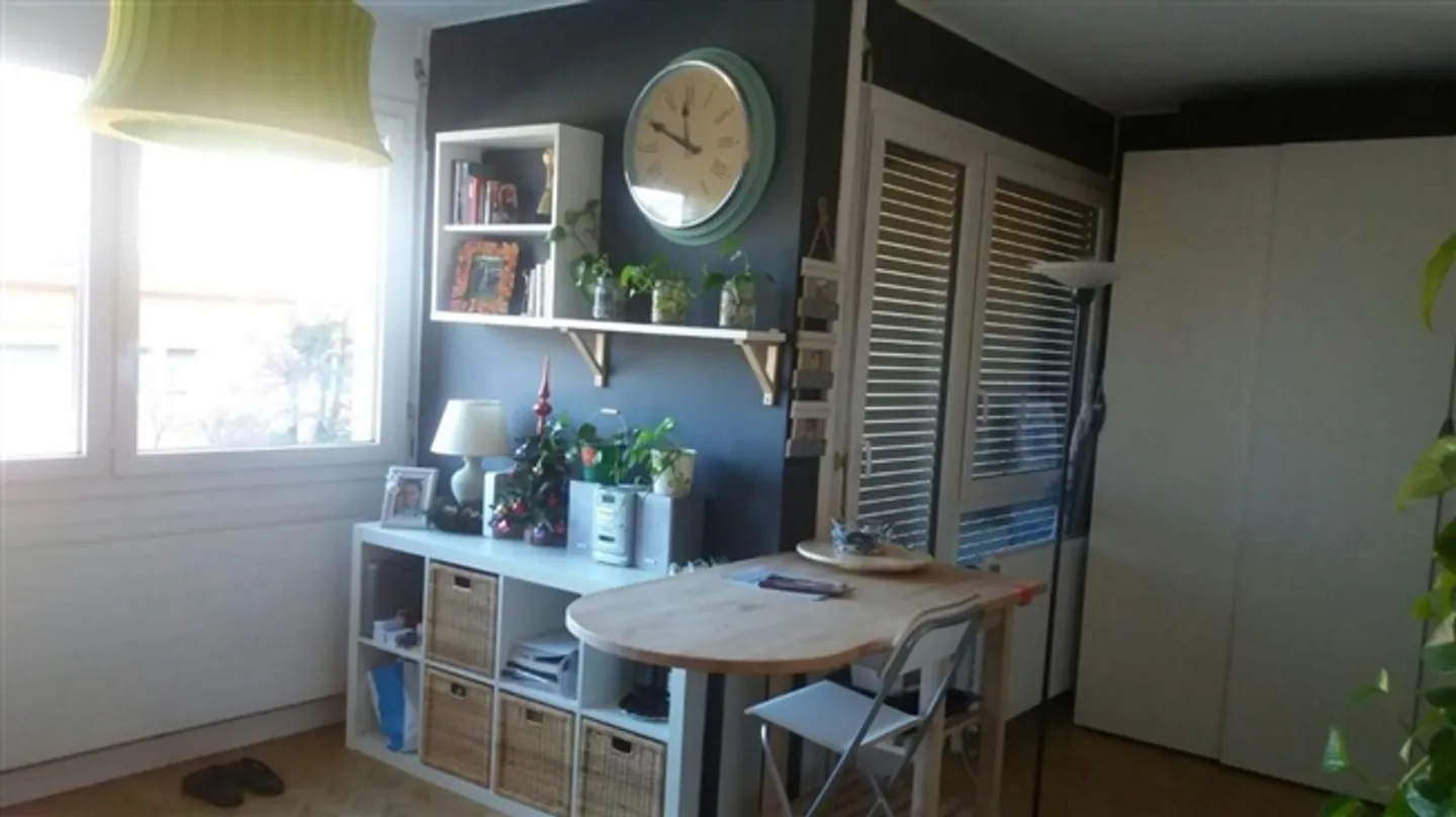 Income-generating apartment - Photo 3 of 15
