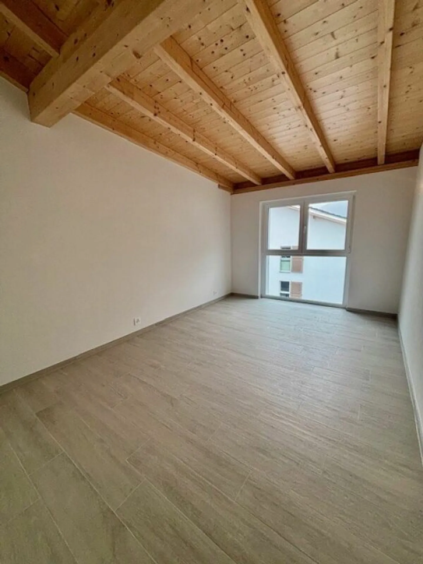 Geräumige Dachwohnung - Foto 5 von 12