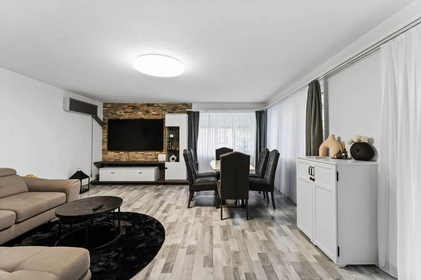Beautiful multi-family house with 3 apartments - Photo 4 of 12