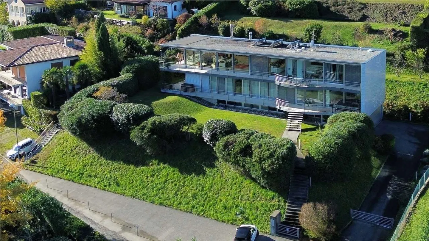 Villa di Lusso con Vista Lago - Foto 32 di 34