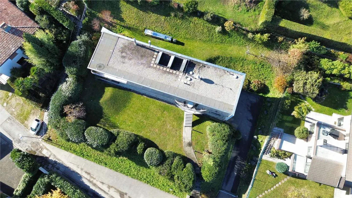 Villa di Lusso con Vista Lago - Foto 33 di 34