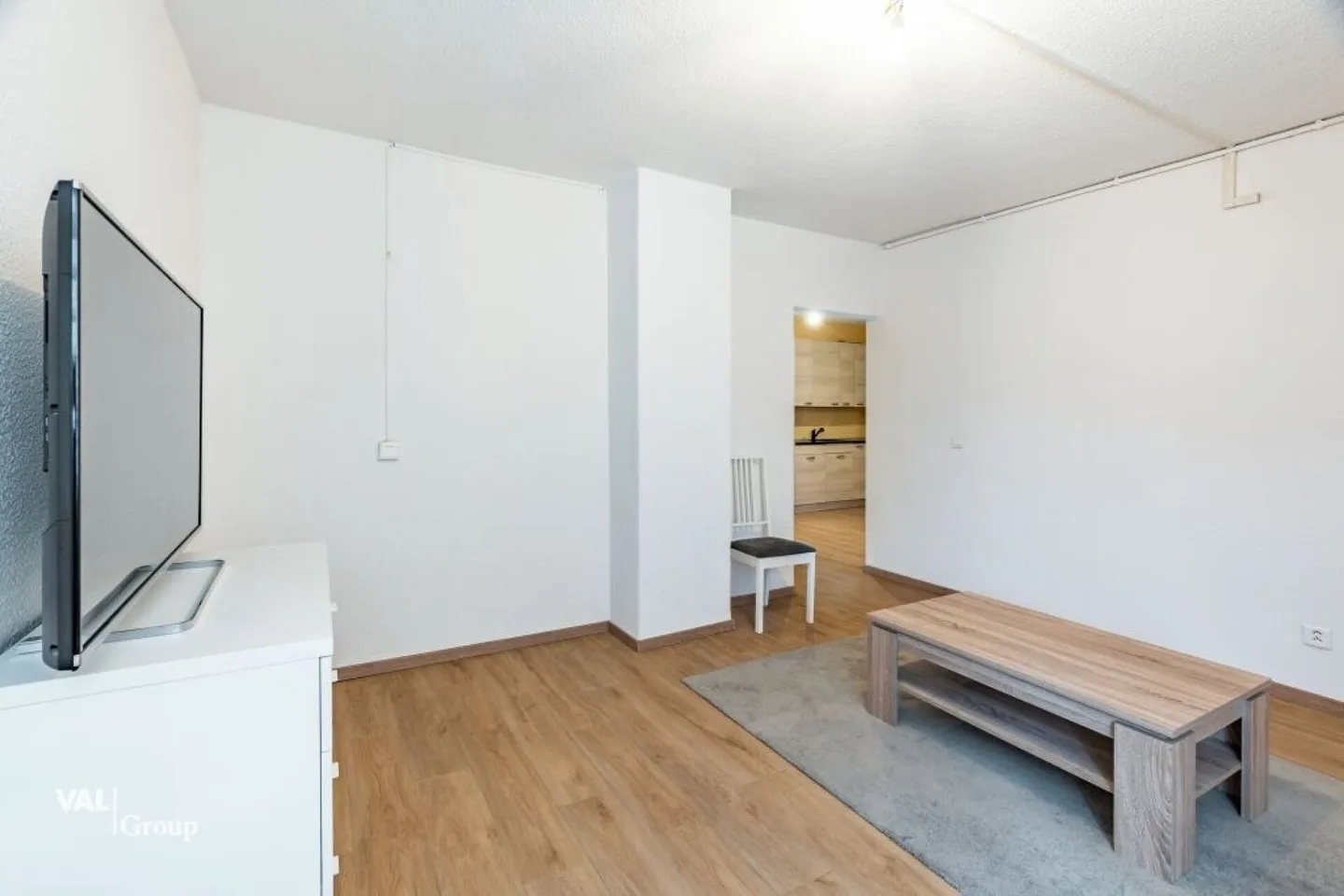 Partially furnished 2.5-room apartment in Visp - Photo 1 of 11