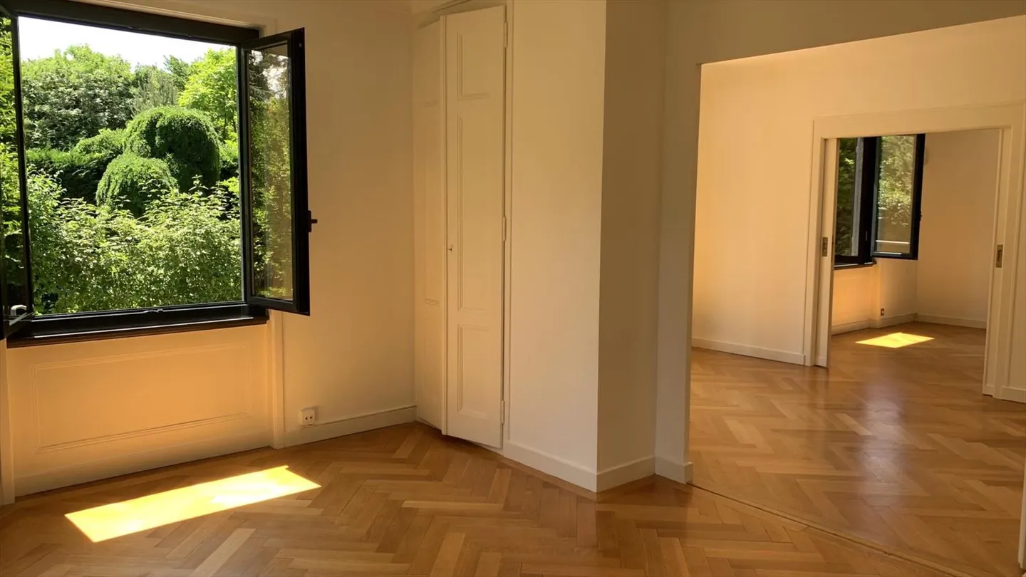 9-room House - Photo 4 of 13
