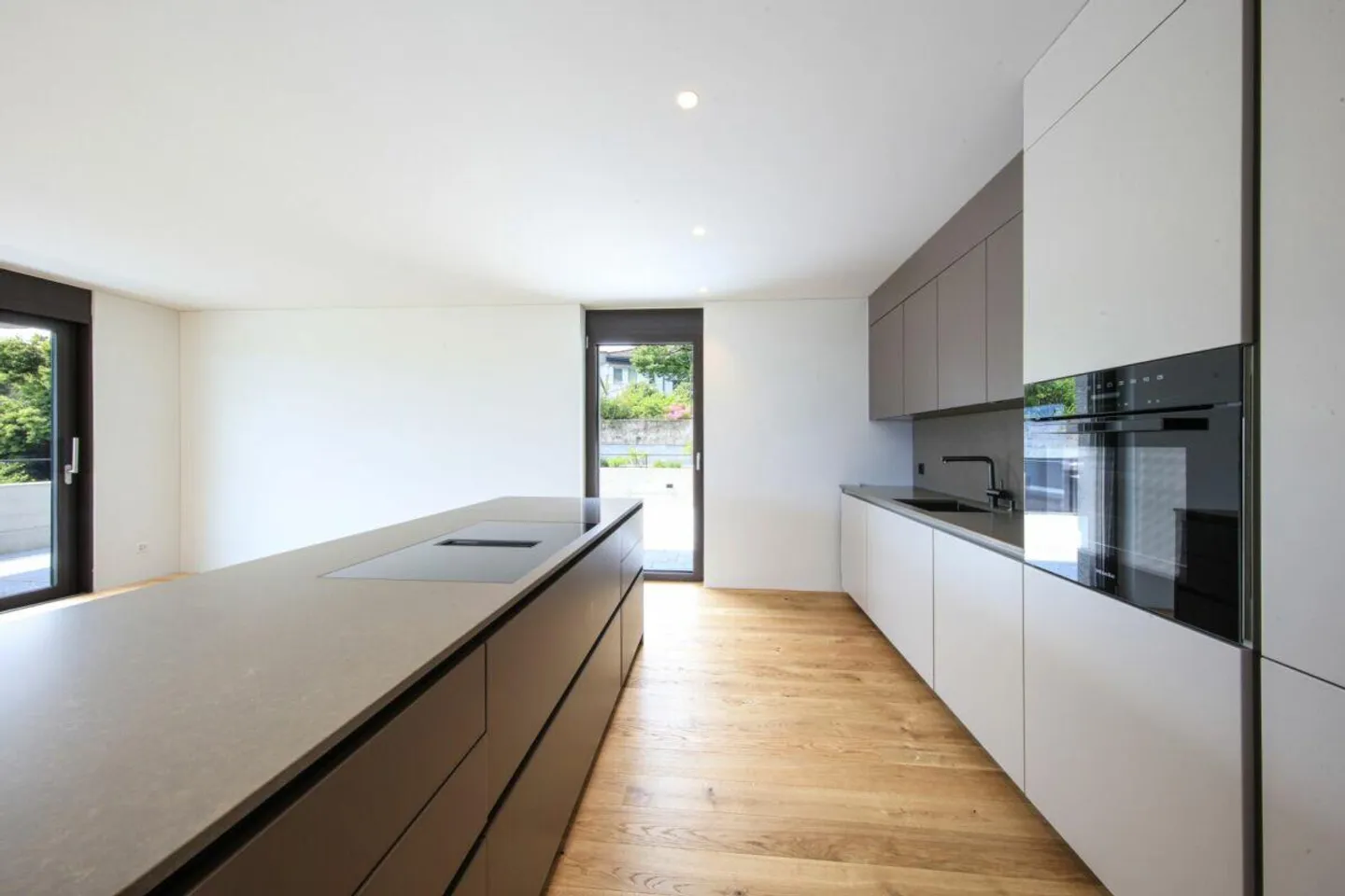 MINUSIO - Nuovo ed elegante appartamento di 4,5 stanze con grande giardino - Foto 6 di 24
