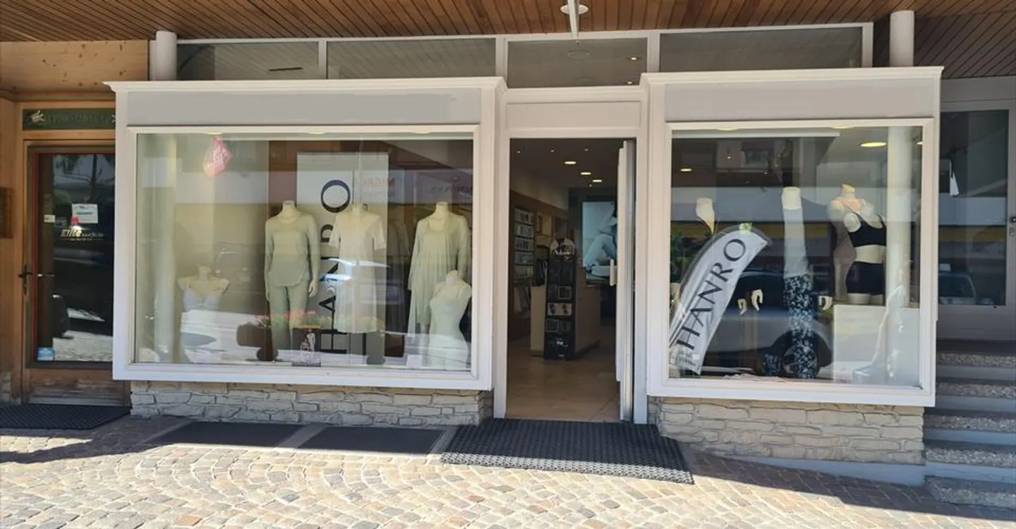 Spazio commerciale in vendita in una posizione molto centrale - Foto 1 di 13