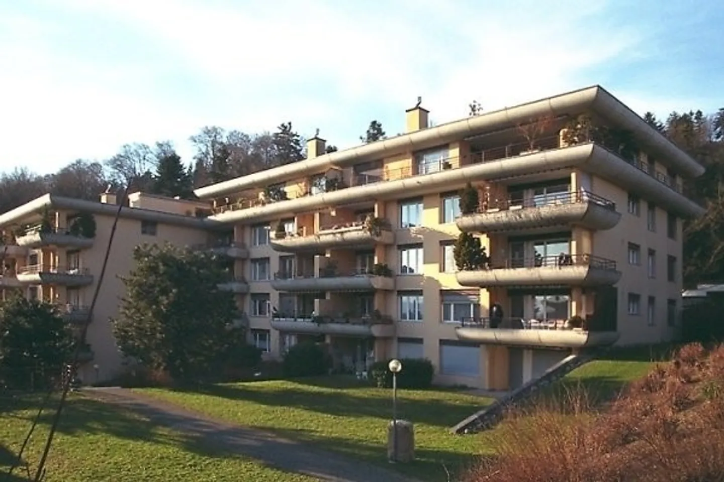 Einstellhallenplatz in Luzern zu vermieten - Foto 1 von 2