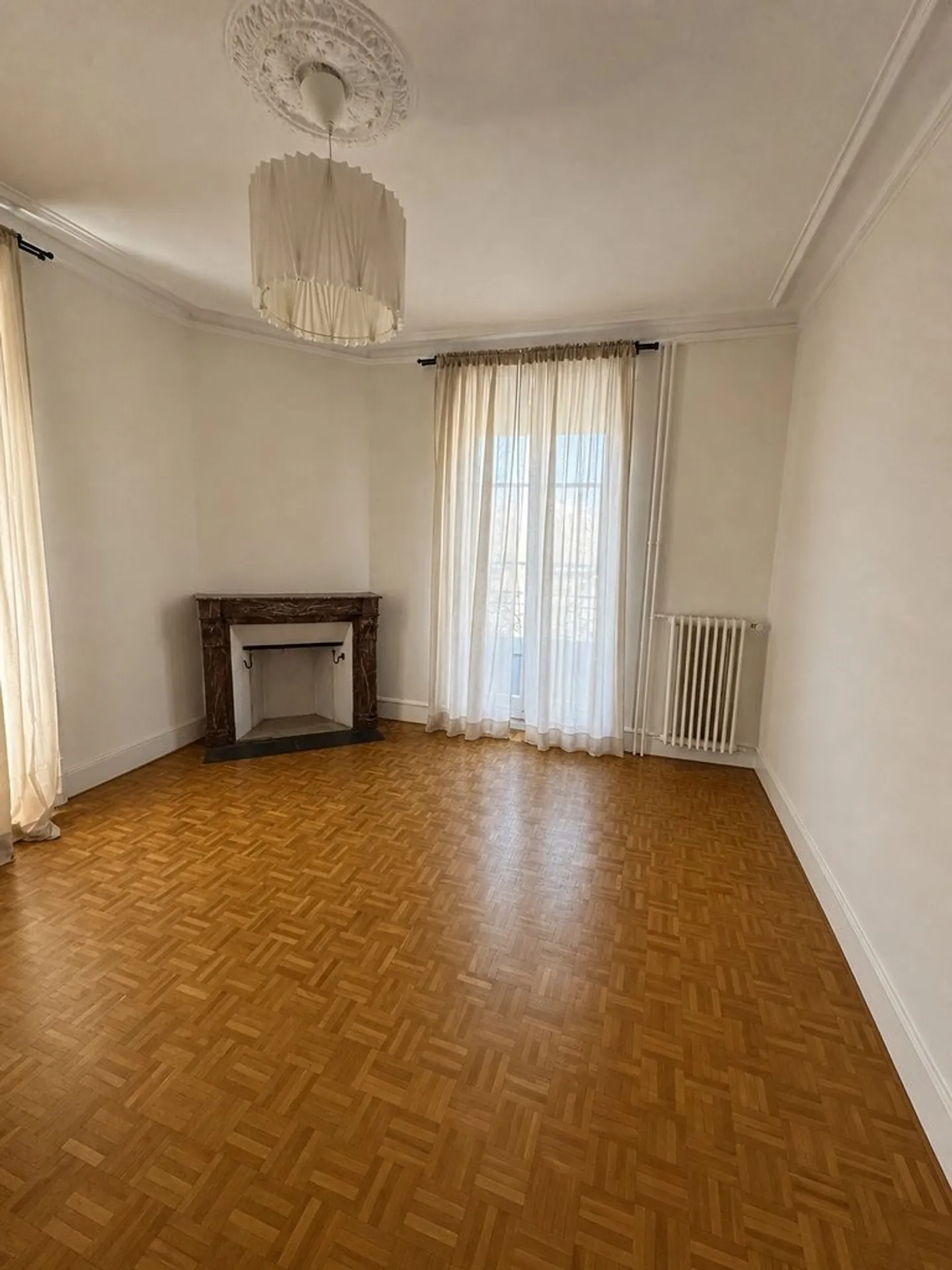Bell'appartamento nel quartiere Servette - Foto 2 di 8