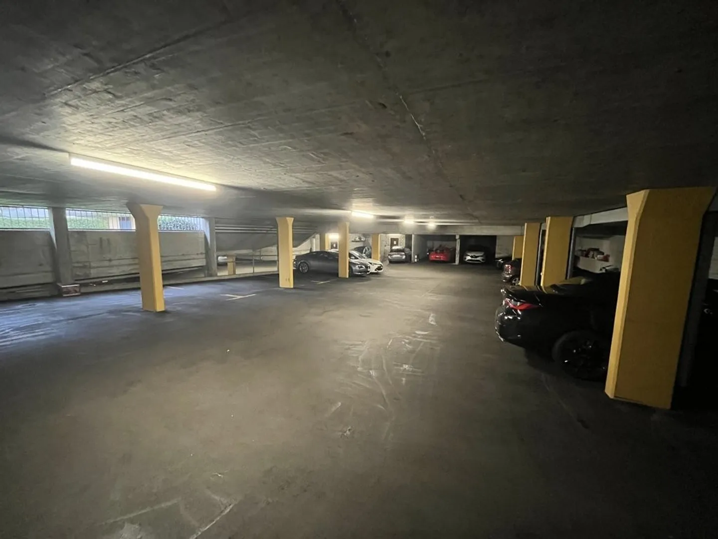 Einstellhallenplatz in Luzern zu vermieten - Foto 2 von 2