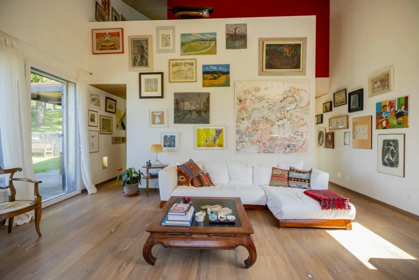 Villa de Design dans la Verdure avec Vue Époustouflante - Photo 15 sur 21