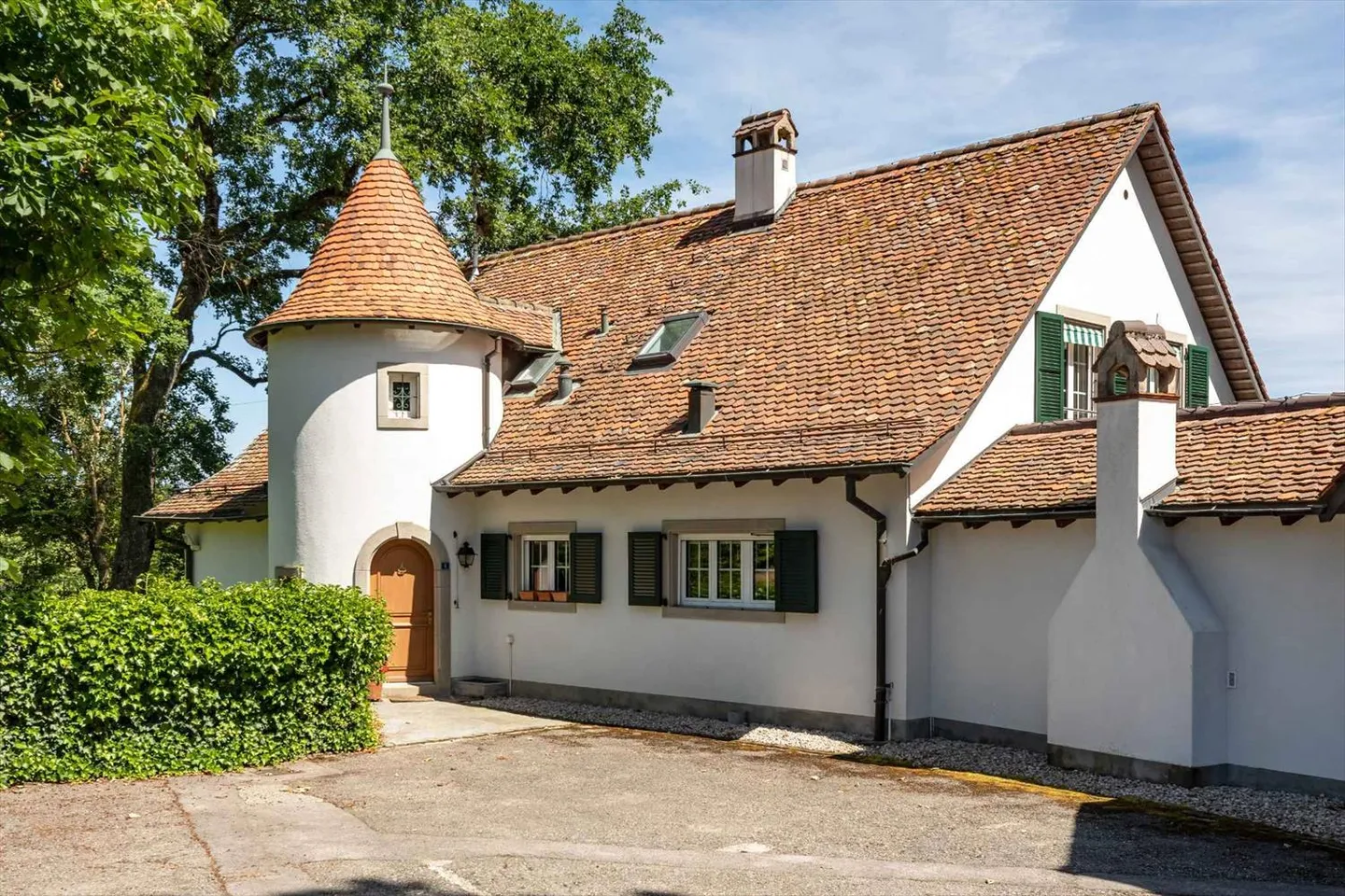 Wonderful country house with 340 m² in the midst of nature - Photo 3 of 13