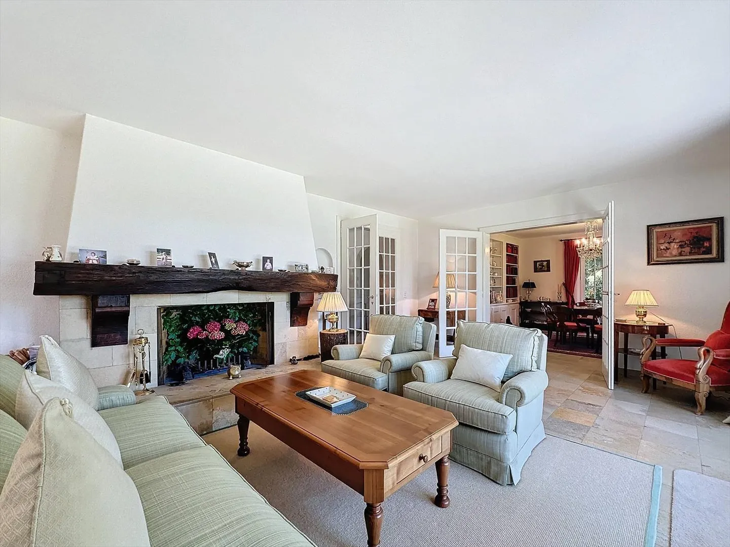 Wonderful country house with 340 m² in the midst of nature - Photo 4 of 13