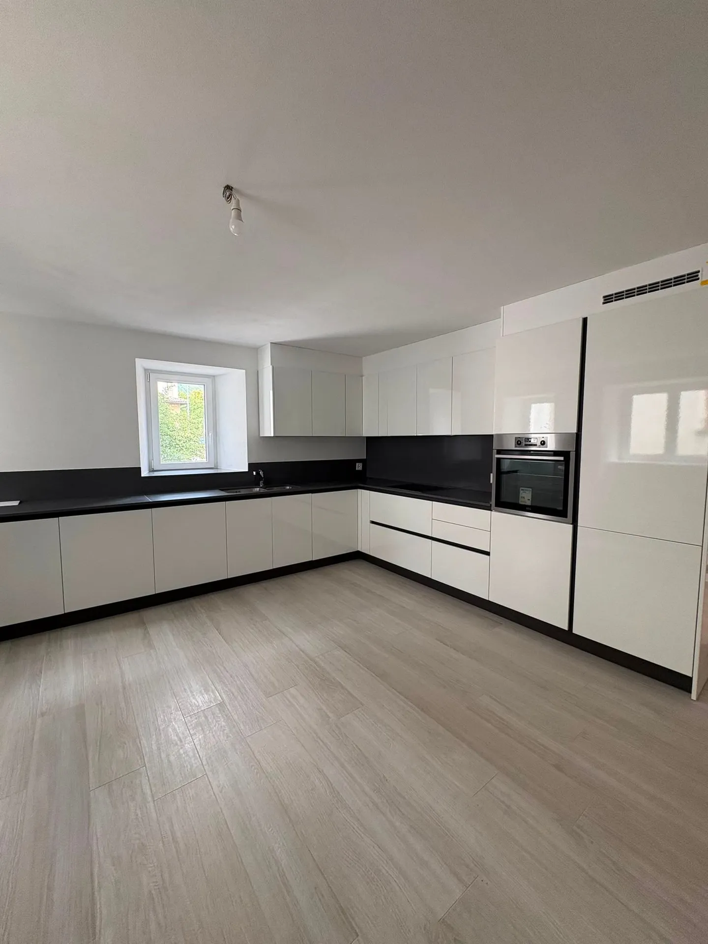Charmantes Einfamilienhaus mit Garten - Foto 3 von 20