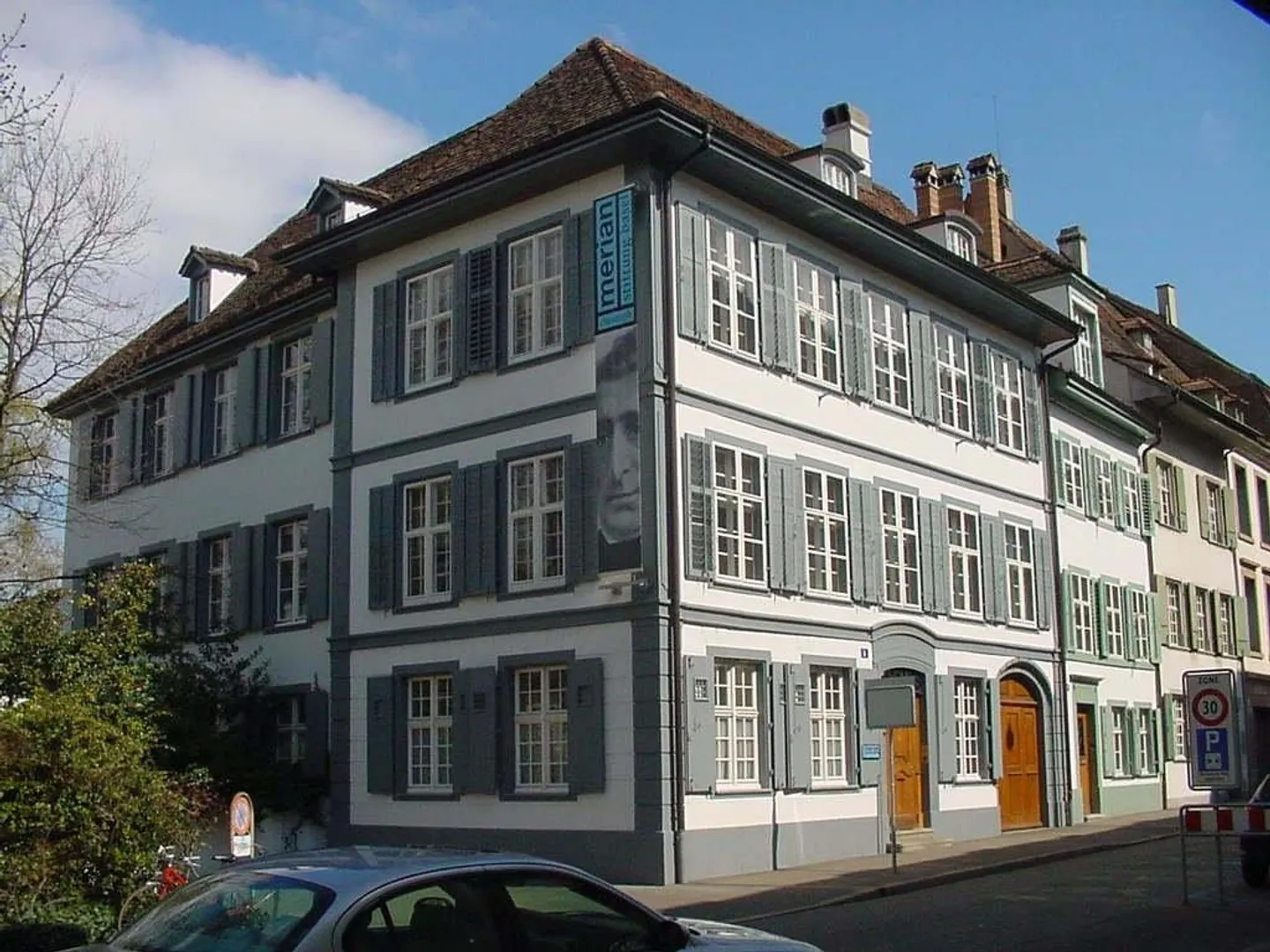 Bureau dans les combles d'un bâtiment historique - Photo 1 sur 10