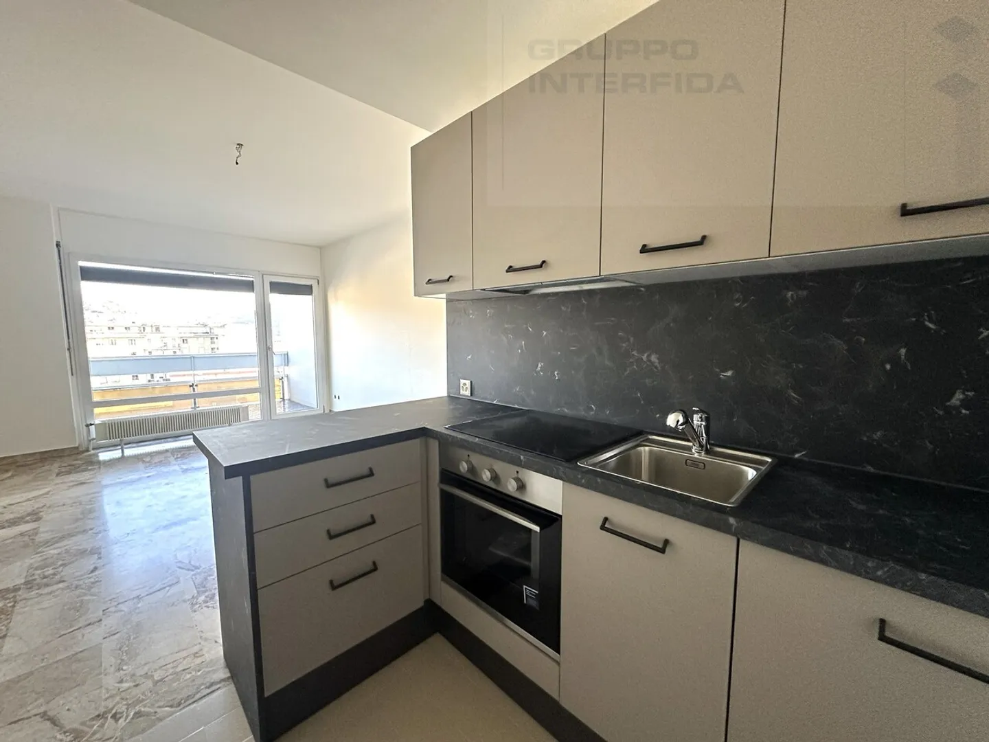 HELLER 2.5-ZIMMER-WOHNUNGEN RENOVIERT - Foto 2 von 6