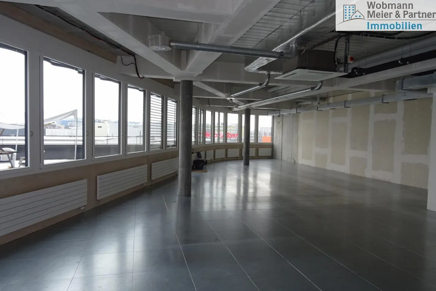 Offriamo uno spazio di 121 e 60 m2 nella Torre Medica nell'EKZ Inside, Volketswil - Foto 6 di 9