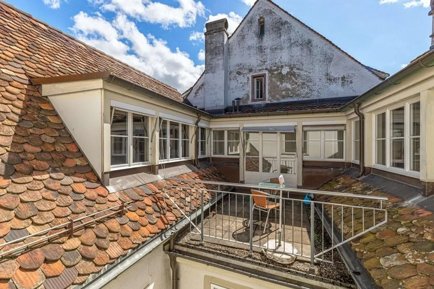Bureau dans les combles d'un bâtiment historique - Photo 10 sur 10