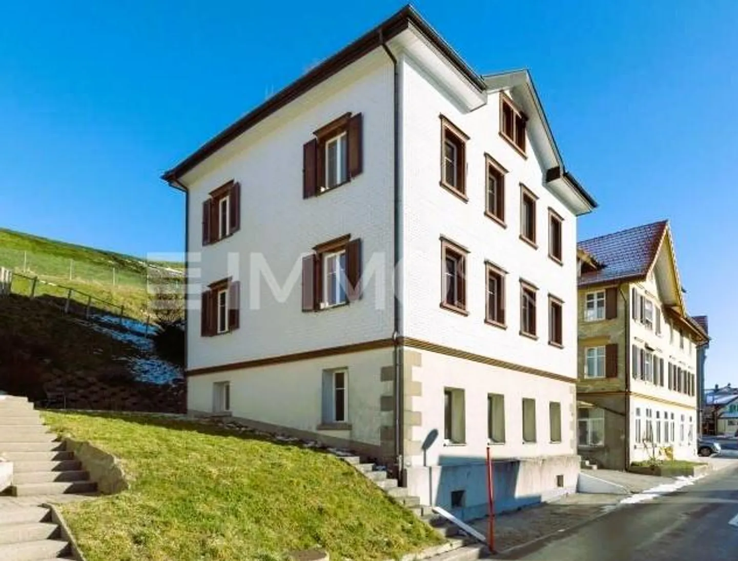 Two apartments with development potential - Photo 1 of 5