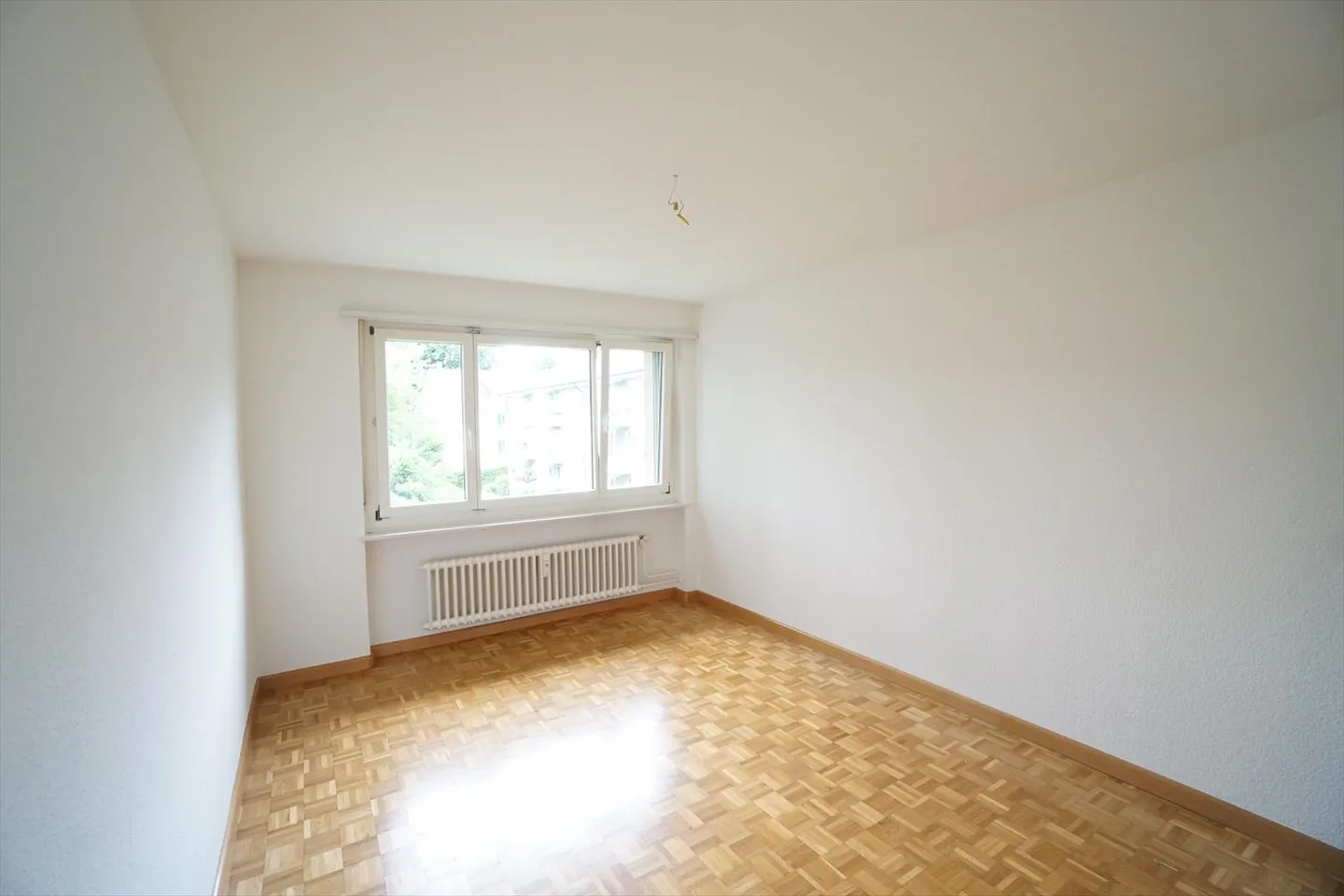 LOUER SANS CAUTION - Appartement lumineux de 4 pièces avec une grande sensation d'espace - Photo 4 sur 6
