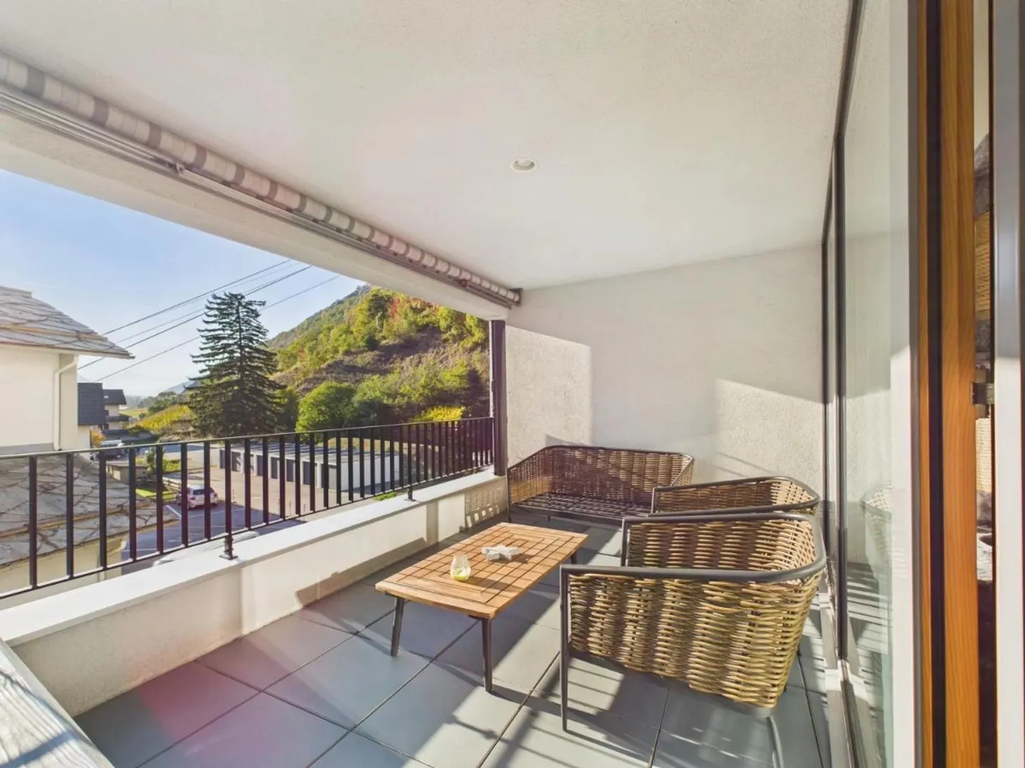 High-quality apartment with loggia and hobby room in Gampel - Photo 9 of 10