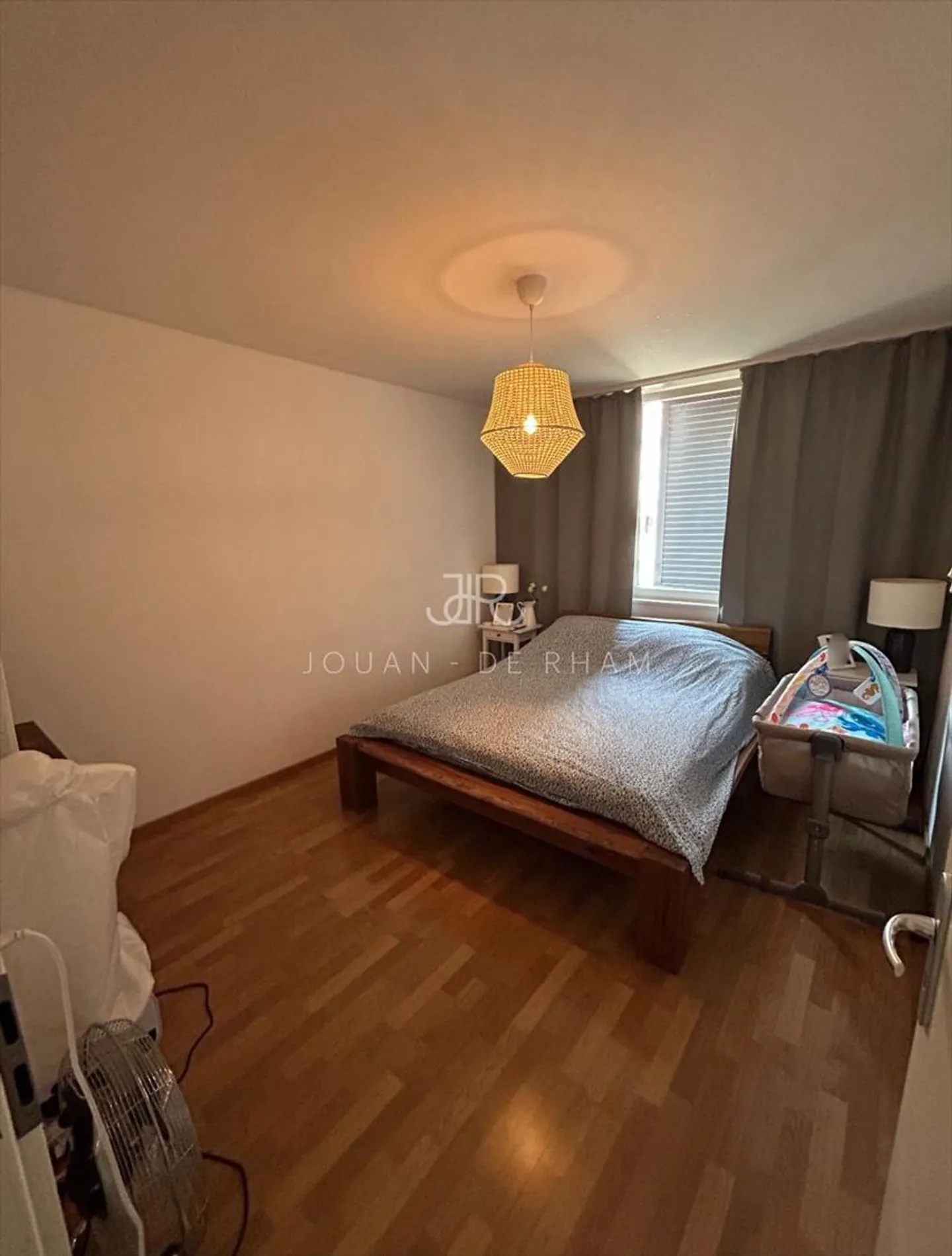 Apartment with two balconies and passage - Photo 4 of 10