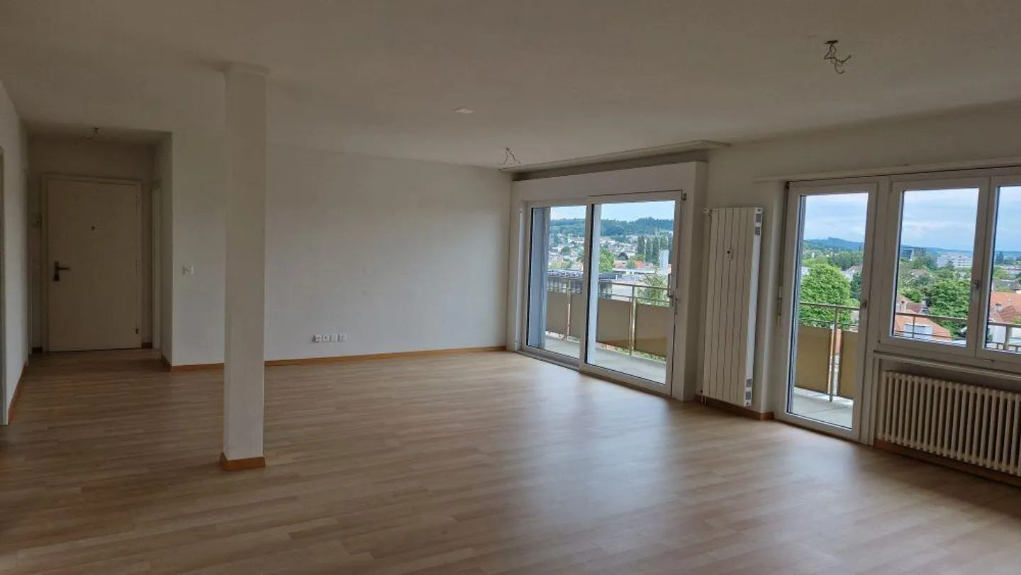 Appartement spacieux avec une vue magnifique sur Bienne - Photo 5 sur 9