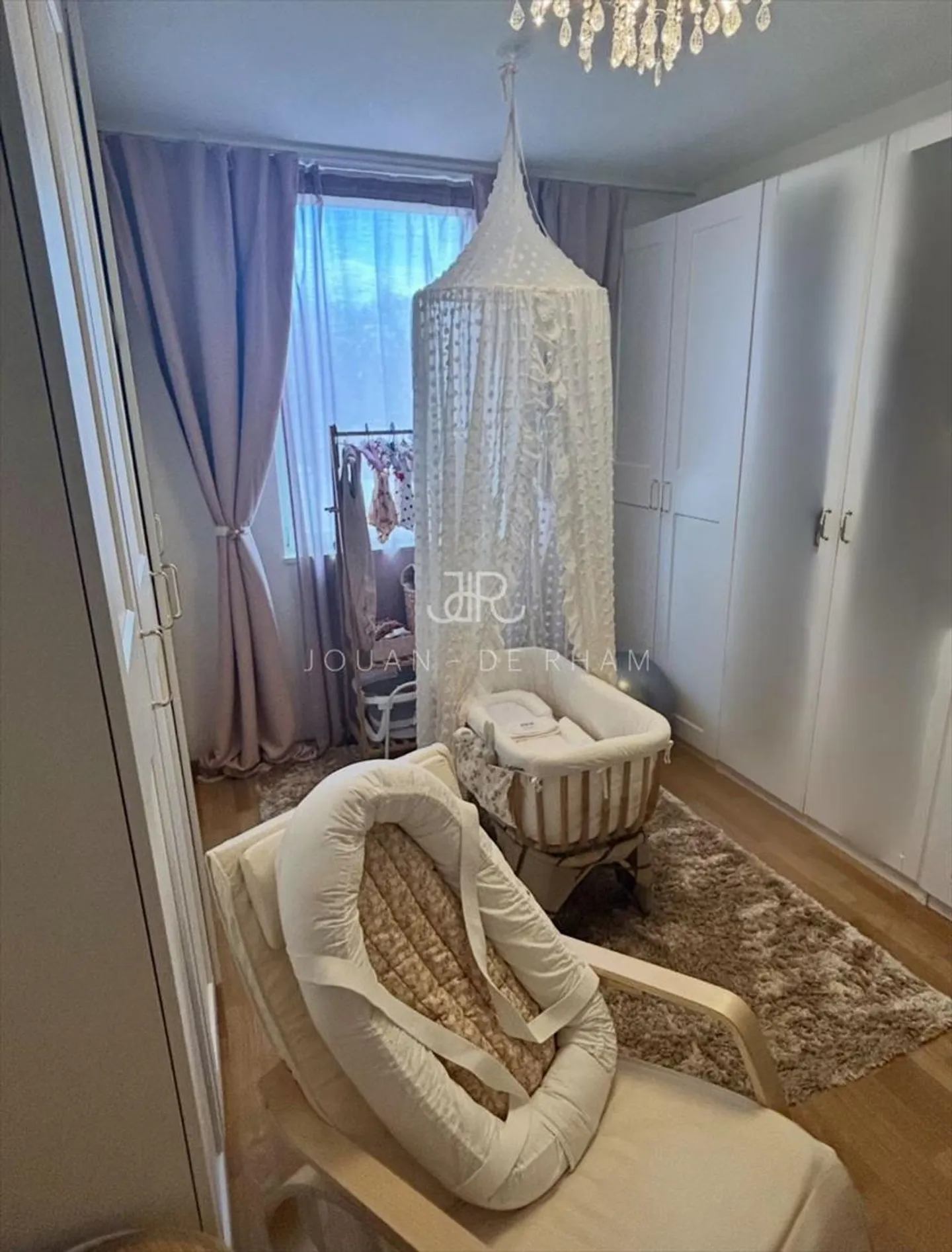 Apartment with two balconies and passage - Photo 7 of 10