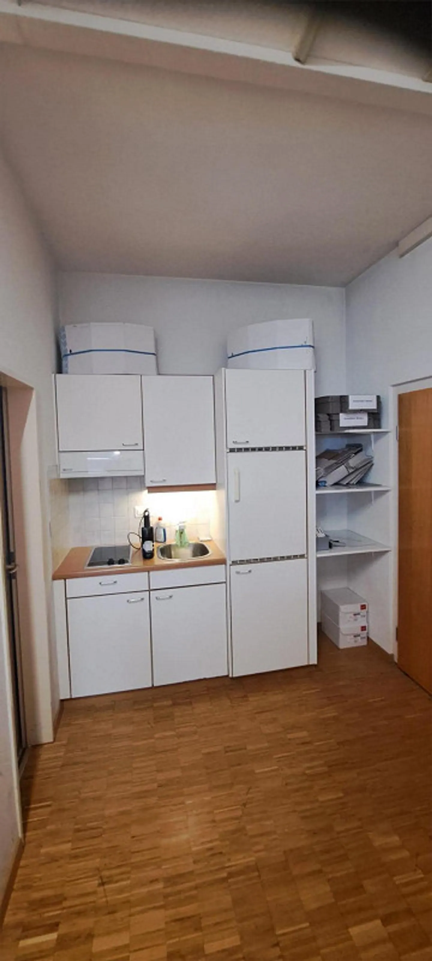 Atelier / Galerie / Salle de Pratique Recherché? - Photo 10 sur 10