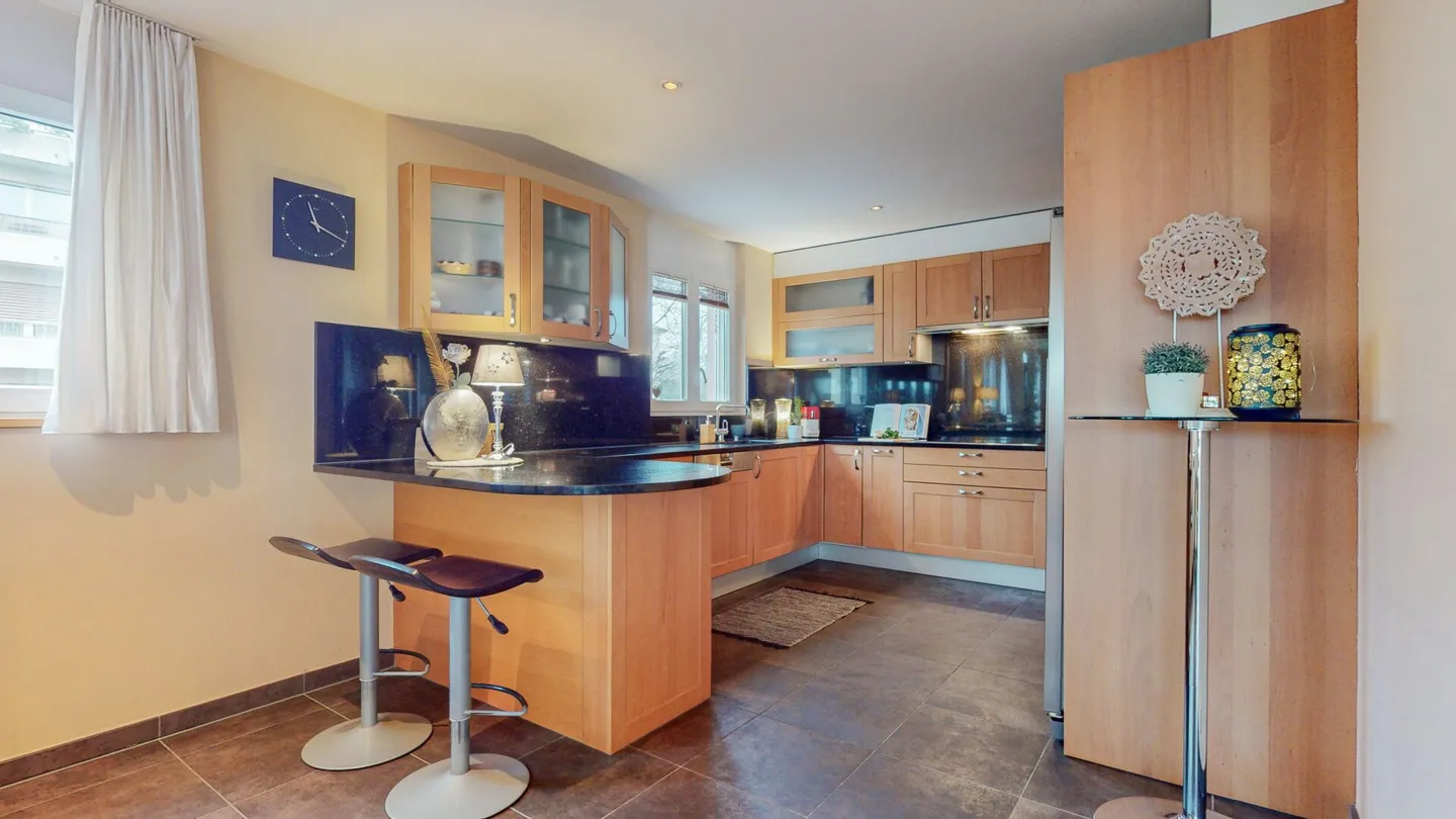 GRAND DUPLEX WITH YIELD STUDIO - Photo 4 of 12