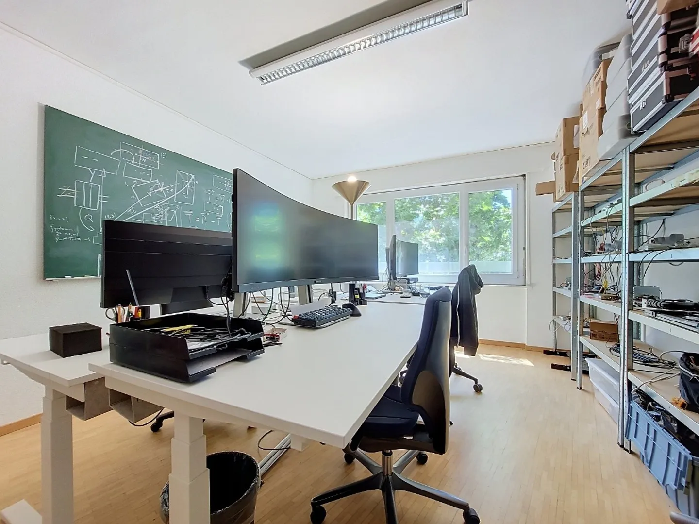 Office 6.5 rooms - Photo 12 of 16