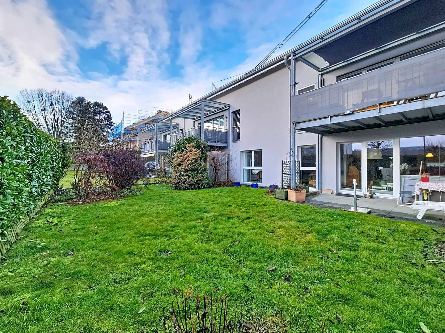 Elegant apartment with generous volumes and private garden - Photo 2 of 13