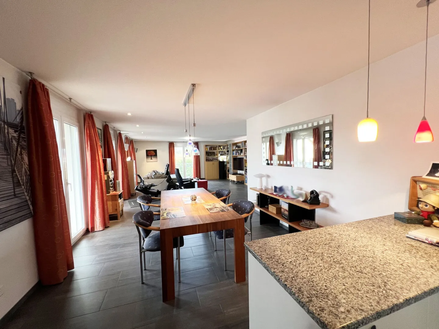 Votre nouveau chez-vous avec charme, soleil et qualité de vie - Photo 3 sur 12