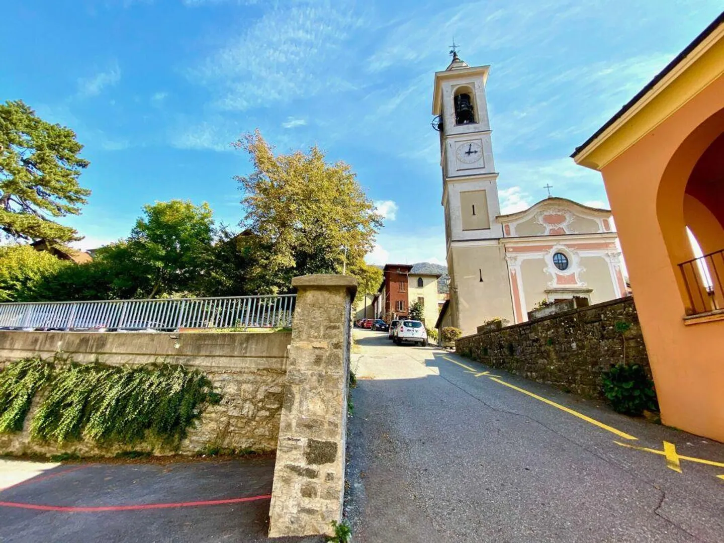 Modern penthouse with 3.5 rooms, balcony, view, and two parking spaces - Photo 18 of 20