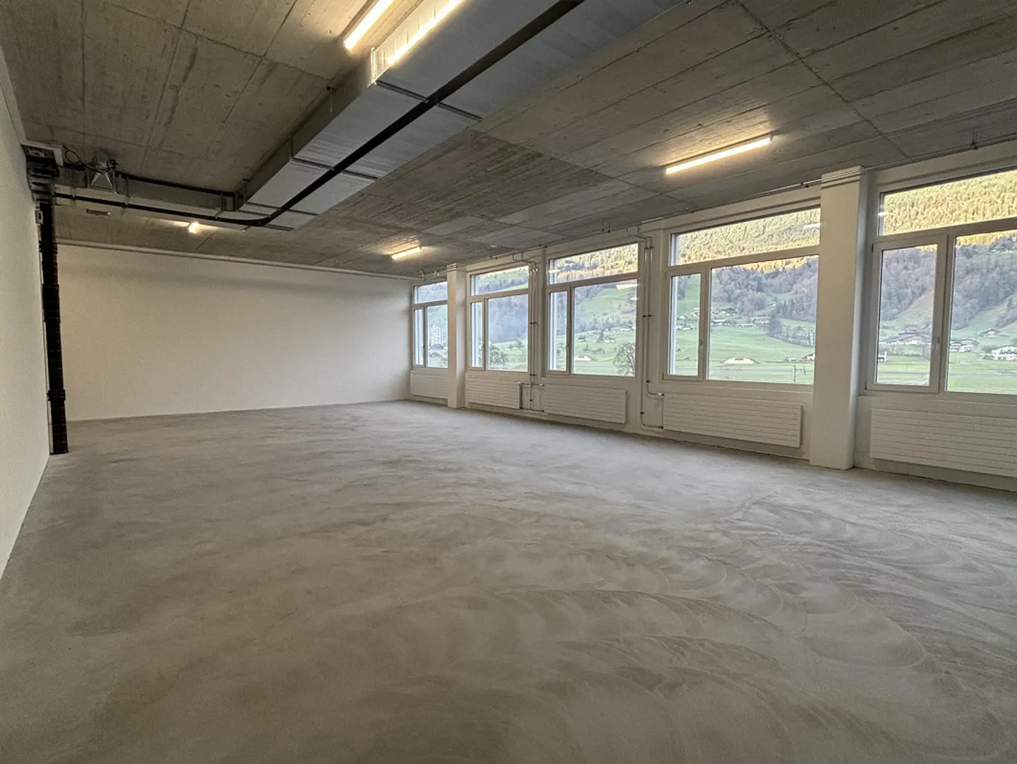 Spazi commerciali moderni e flessibili in una posizione centrale a Sarnen - Foto 5 di 8