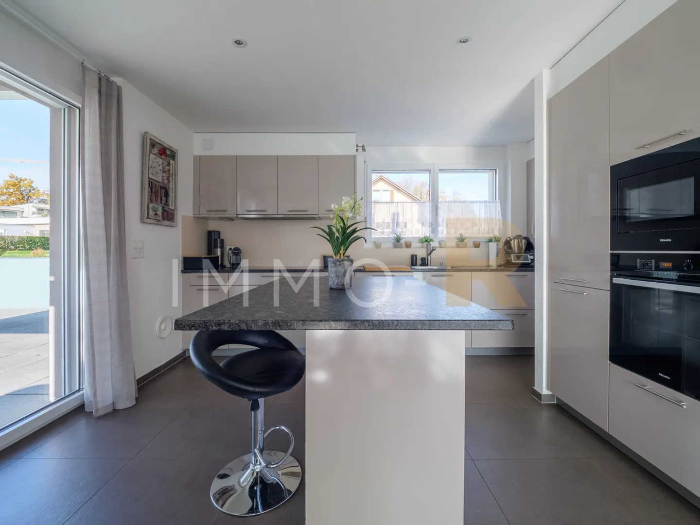 Appartamento in vendita - Foto 3 di 10