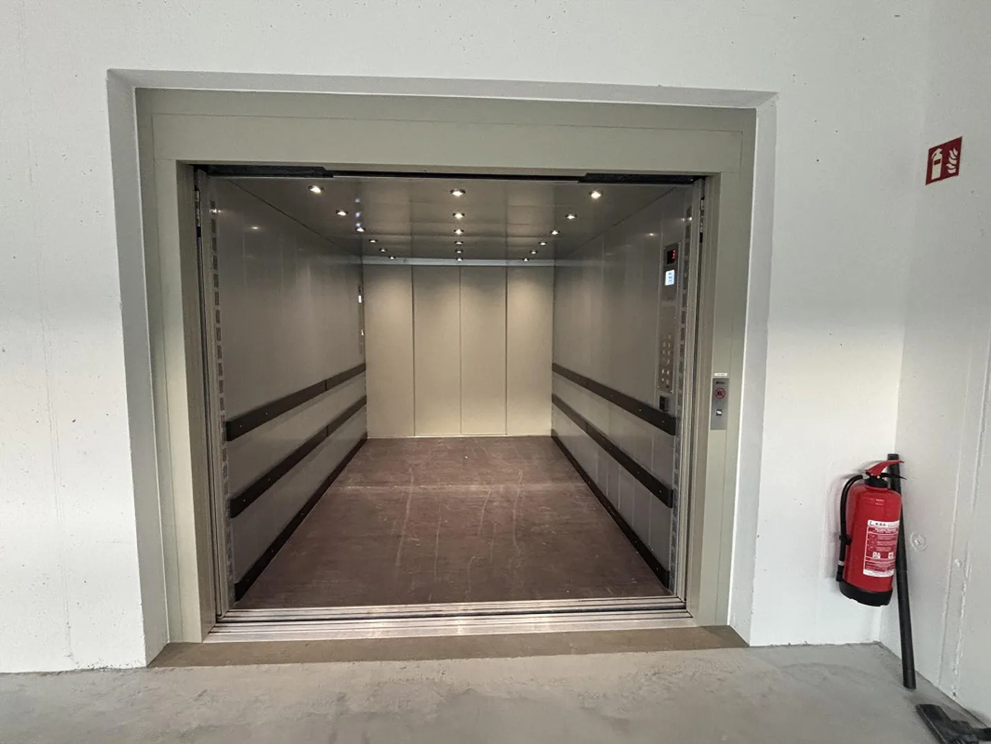 Spazi commerciali moderni e flessibili in una posizione centrale a Sarnen - Foto 8 di 8