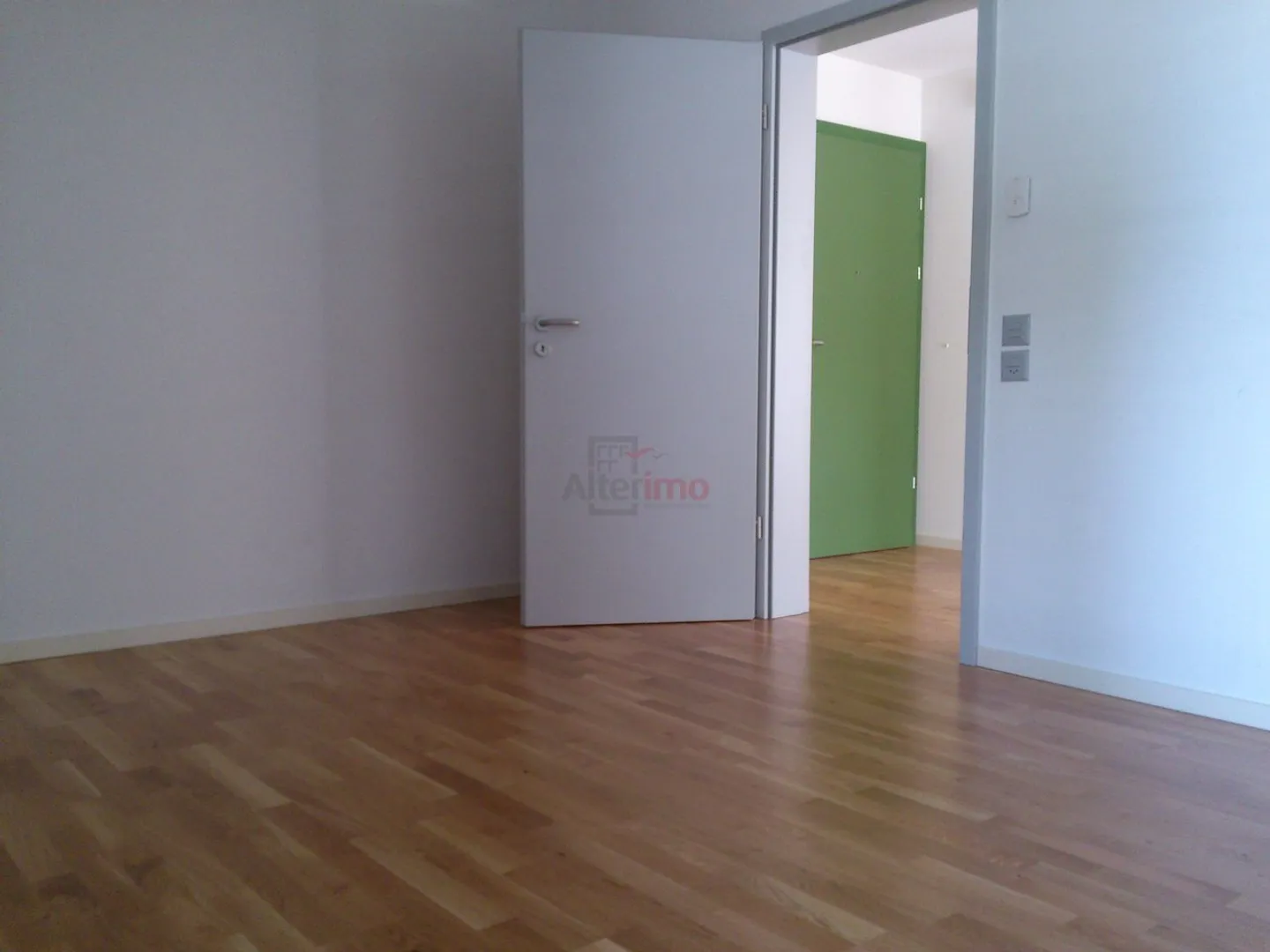 Geschütztes 2-Zimmer-Apartment mit Loggia zur Miete in Gollion - Foto 3 von 3