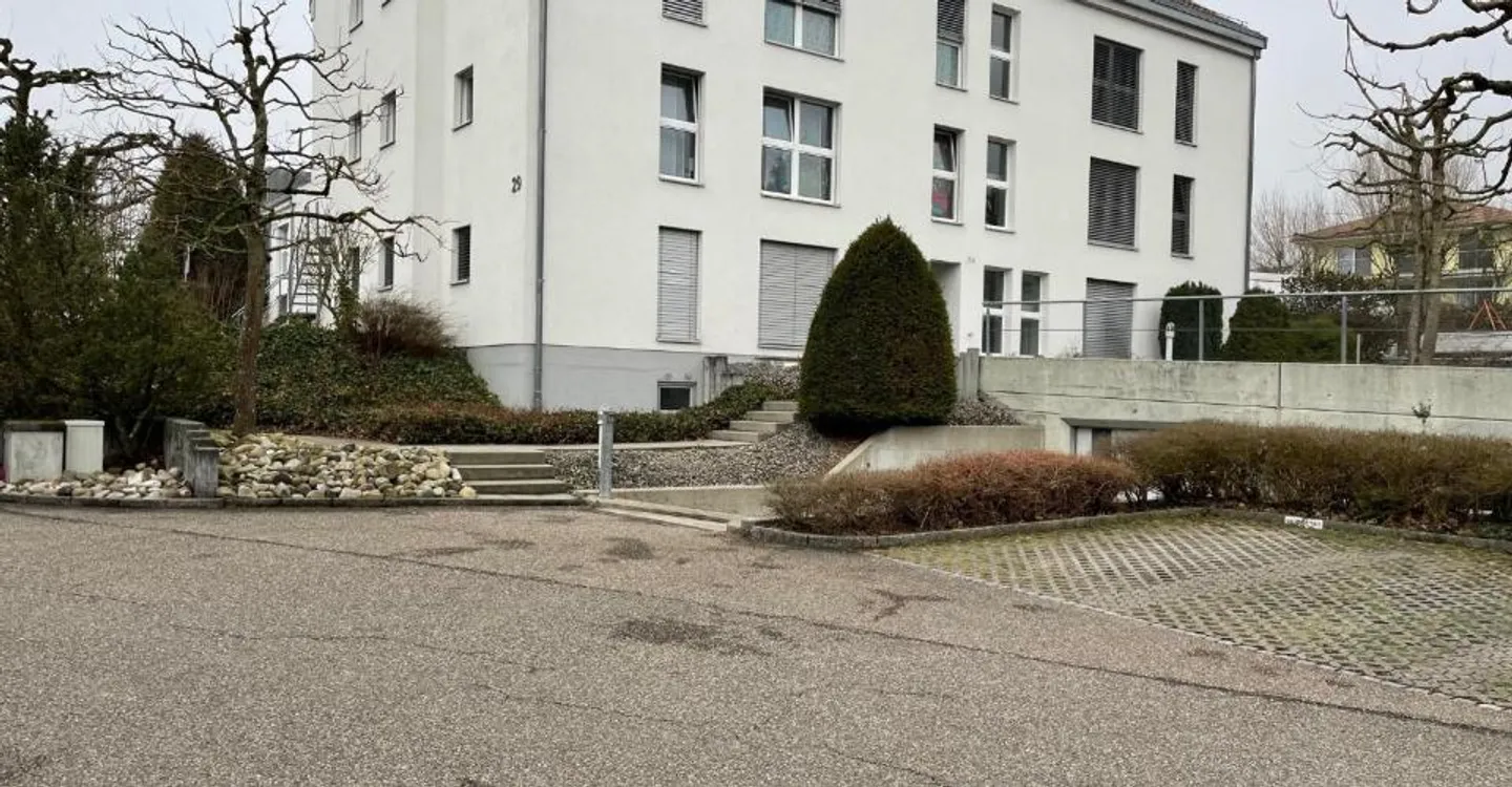 Place de parking pour moto à louer - Photo 1 sur 2