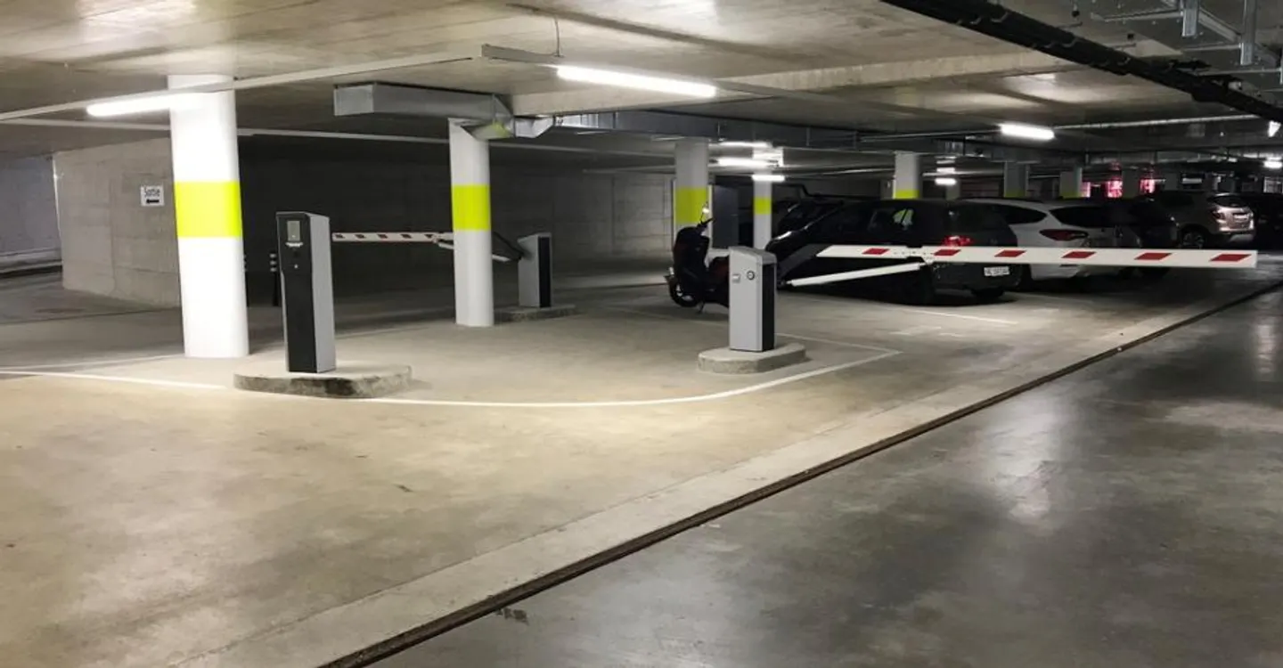 Indoor parking space number 46 - Photo 1 of 2