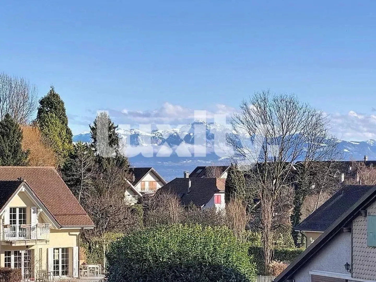 In affitto? Ampio appartamento di 4,5 stanze tra vigneti e montagne a Féchy - Foto 1 di 8