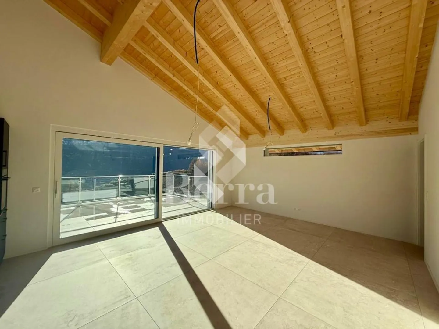 Piccola PPE nei vigneti, attico sotto il tetto - Foto 1 di 13